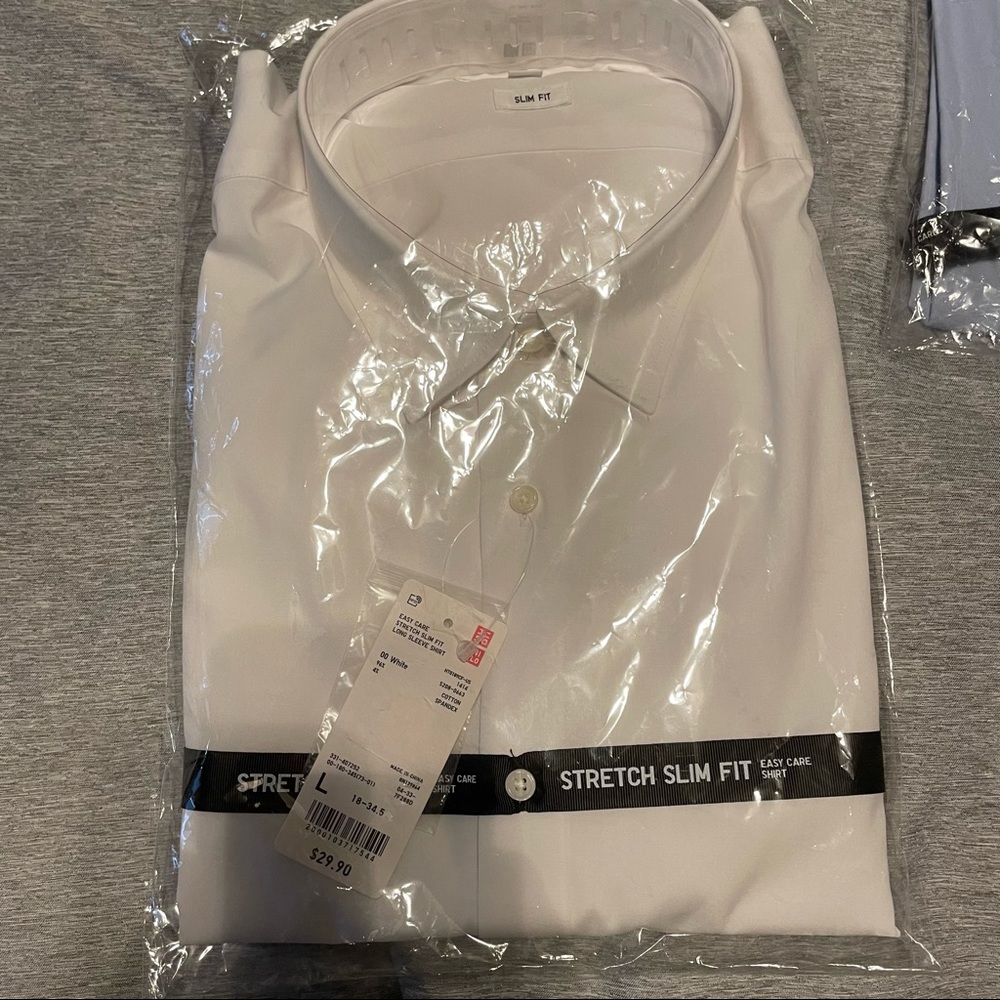 Uniqlo button down shirts